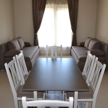 Aranyszarvas Panzio, Etterem Es Grillterasz Apartment ภายนอก รูปภาพ