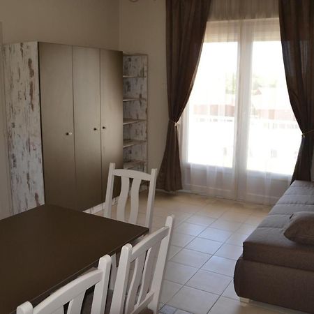 Aranyszarvas Panzio, Etterem Es Grillterasz Apartment ภายนอก รูปภาพ