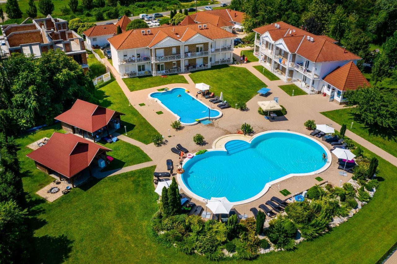 Aranyszarvas Panzio, Etterem Es Grillterasz Apartment ภายนอก รูปภาพ