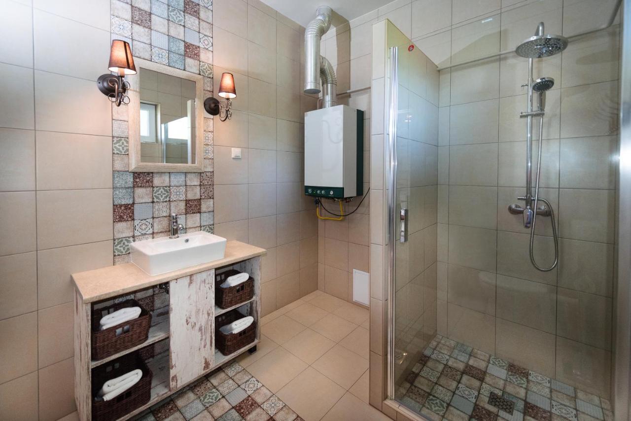 Aranyszarvas Panzio, Etterem Es Grillterasz Apartment ภายนอก รูปภาพ