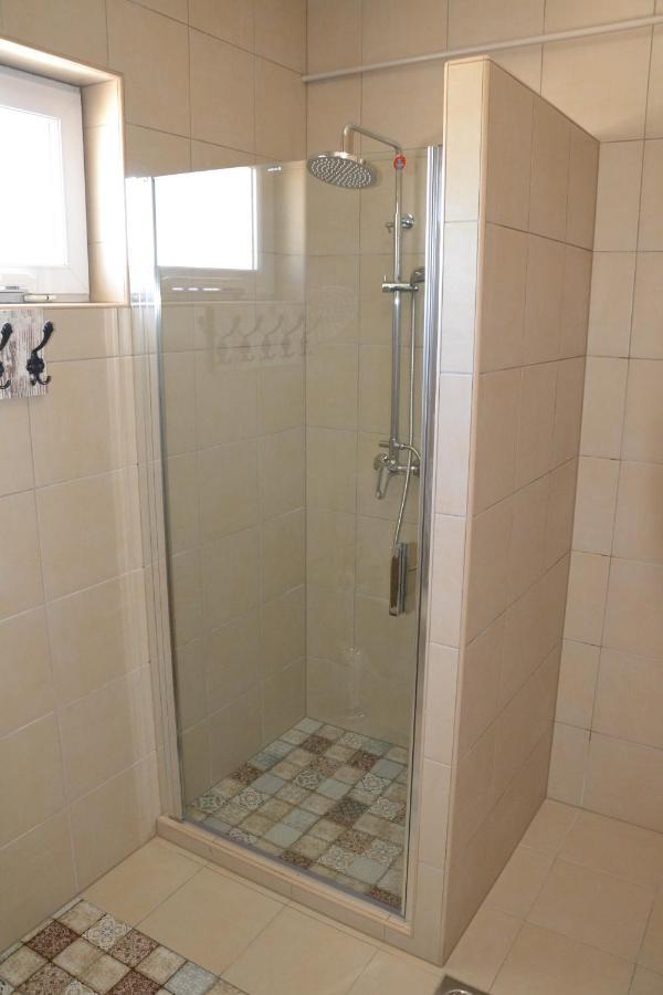 Aranyszarvas Panzio, Etterem Es Grillterasz Apartment ภายนอก รูปภาพ