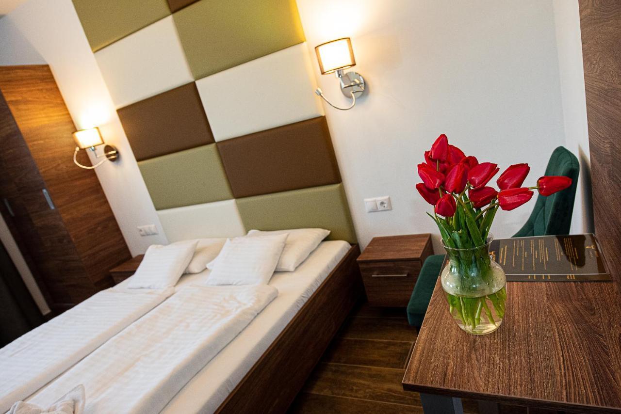 Aranyszarvas Panzio, Etterem Es Grillterasz Apartment ภายนอก รูปภาพ