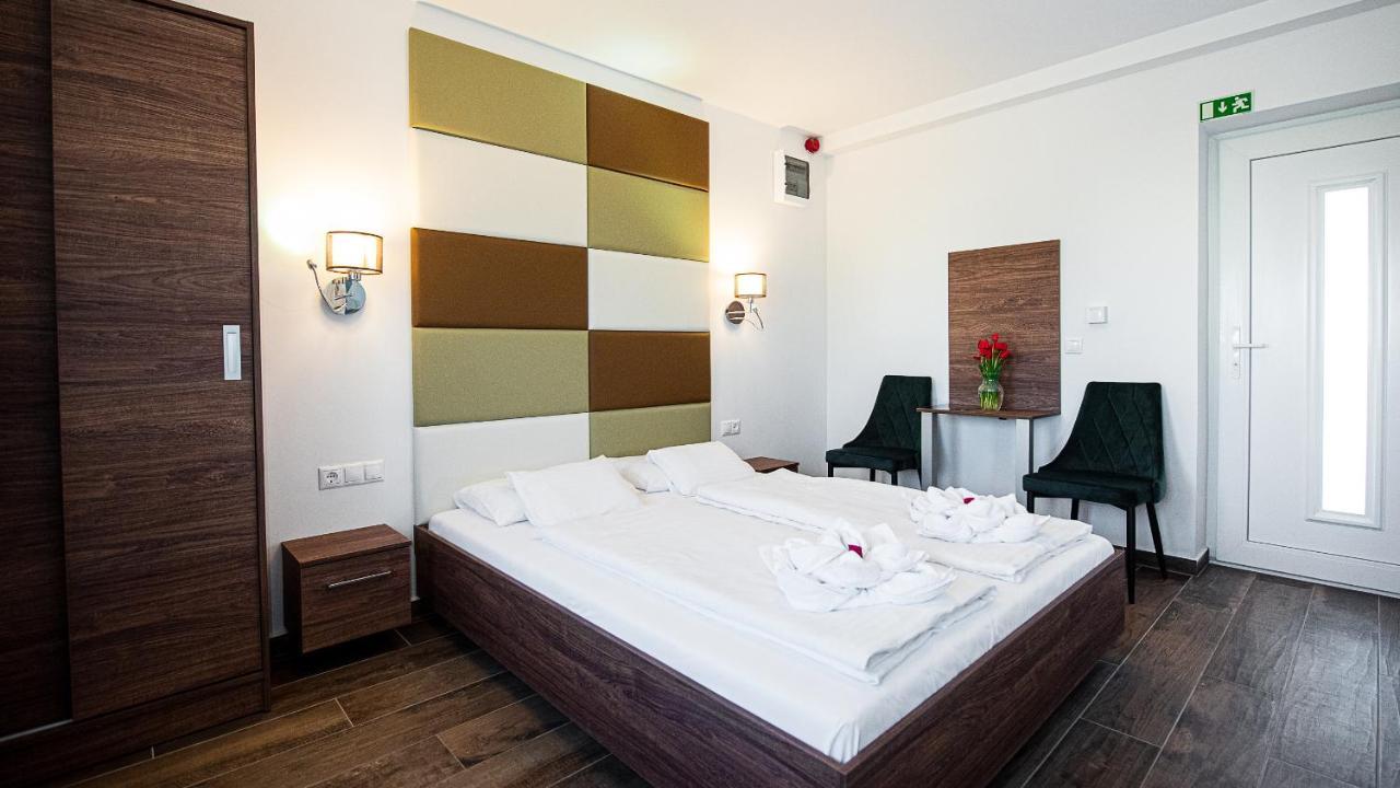 Aranyszarvas Panzio, Etterem Es Grillterasz Apartment ภายนอก รูปภาพ