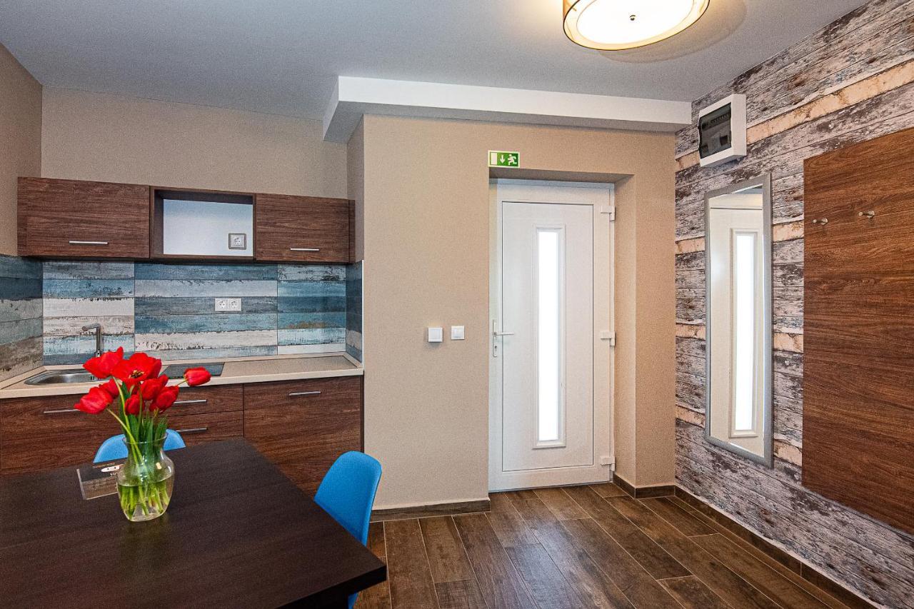 Aranyszarvas Panzio, Etterem Es Grillterasz Apartment ภายนอก รูปภาพ
