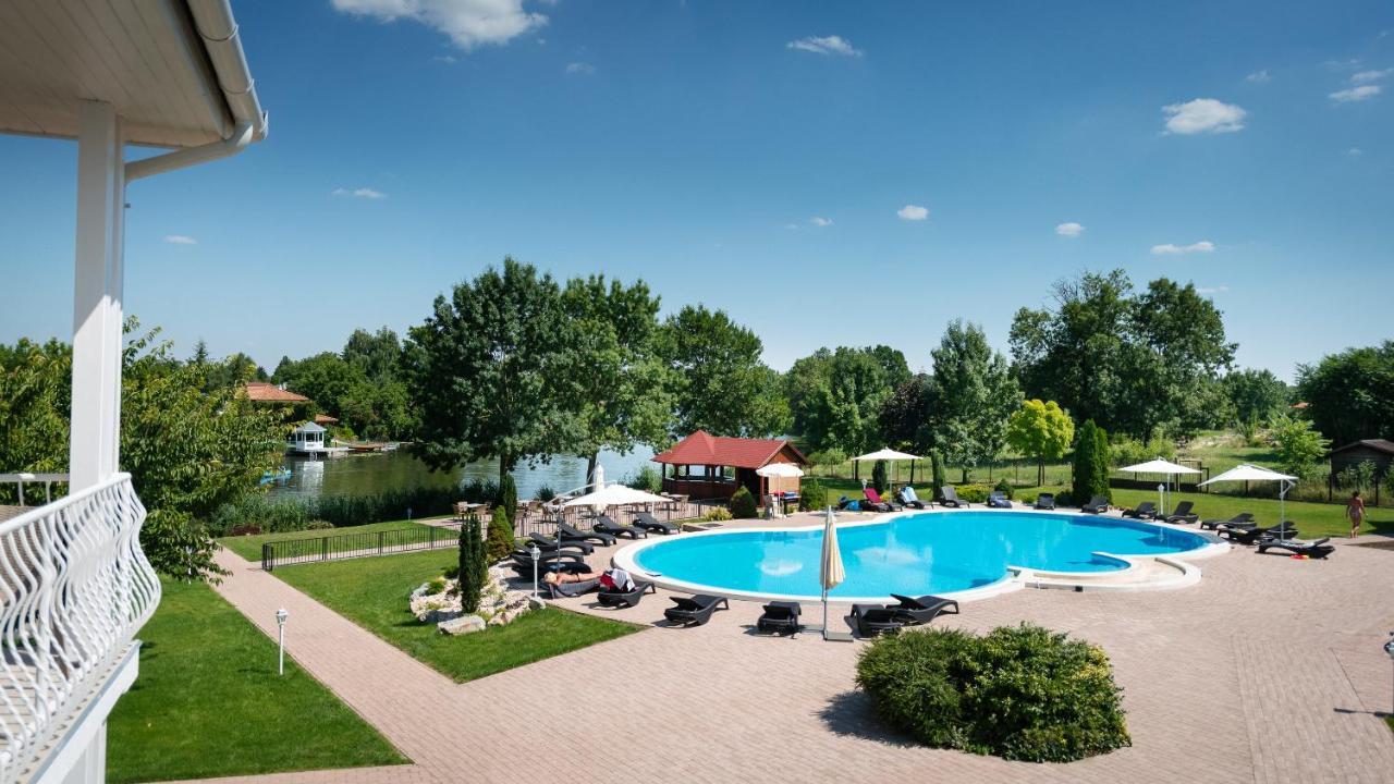 Aranyszarvas Panzio, Etterem Es Grillterasz Apartment ภายนอก รูปภาพ