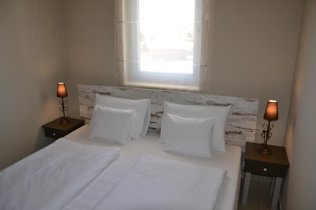 Aranyszarvas Panzio, Etterem Es Grillterasz Apartment ภายนอก รูปภาพ